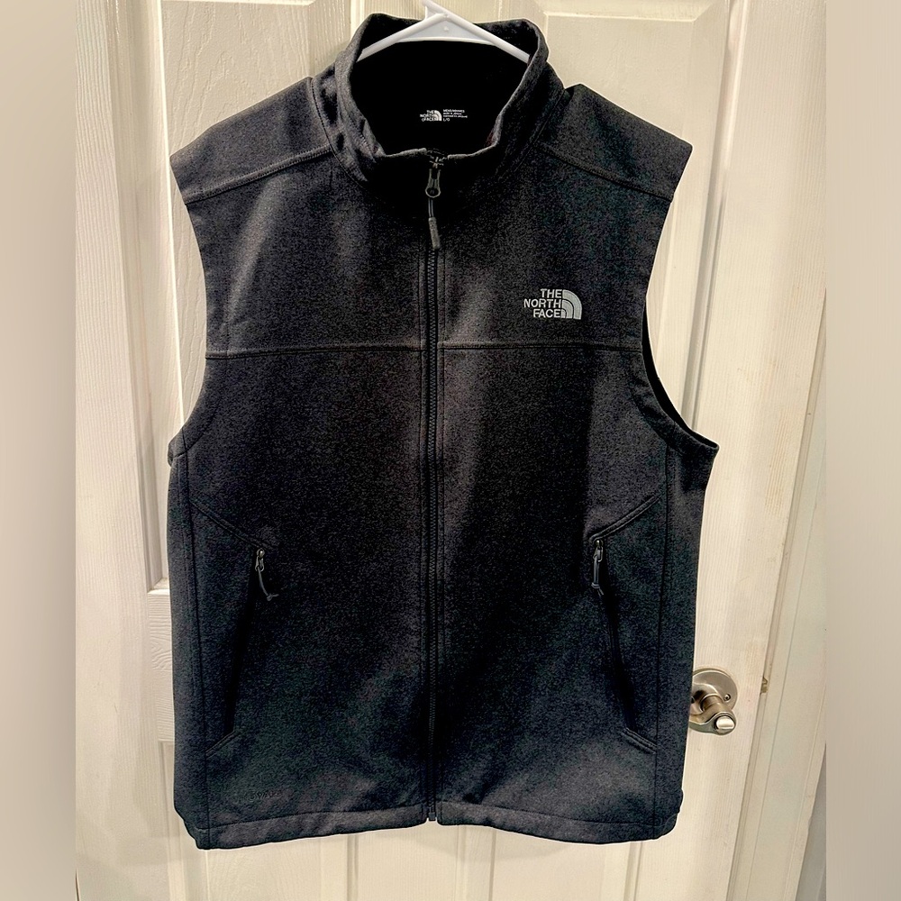 North Face - Men’s black vest - Size Large Black